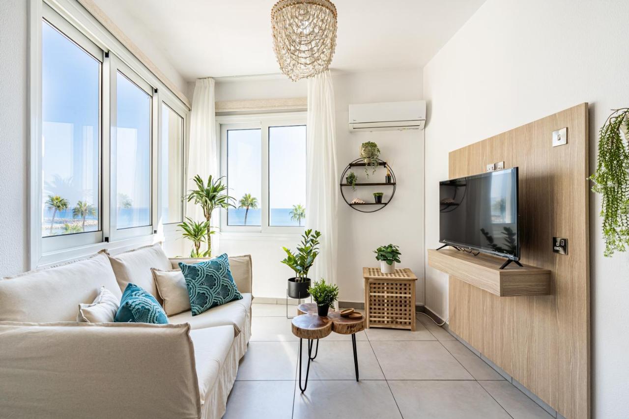 Whispering Palms 1-Br Apt By Finikoudes Beach Larnaca Exteriér fotografie